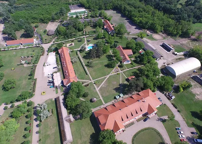Sarlospuszta Club Hotel