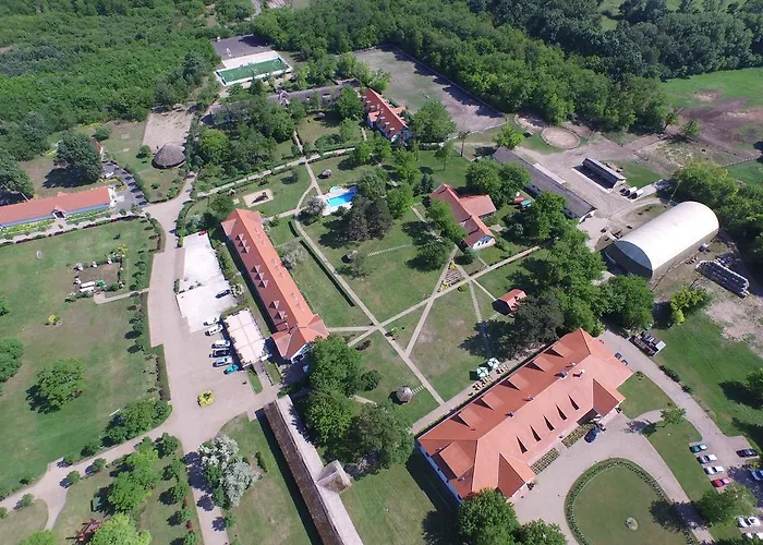 Sarlospuszta Club Hotel