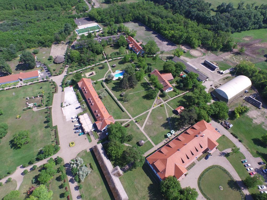 Hotel Sarlospuszta Club Tatárszentgyörgy